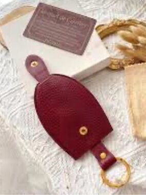 Cartier Must de Cartier leather key pouch luggage tag Bordeaux/burgundy calfskin